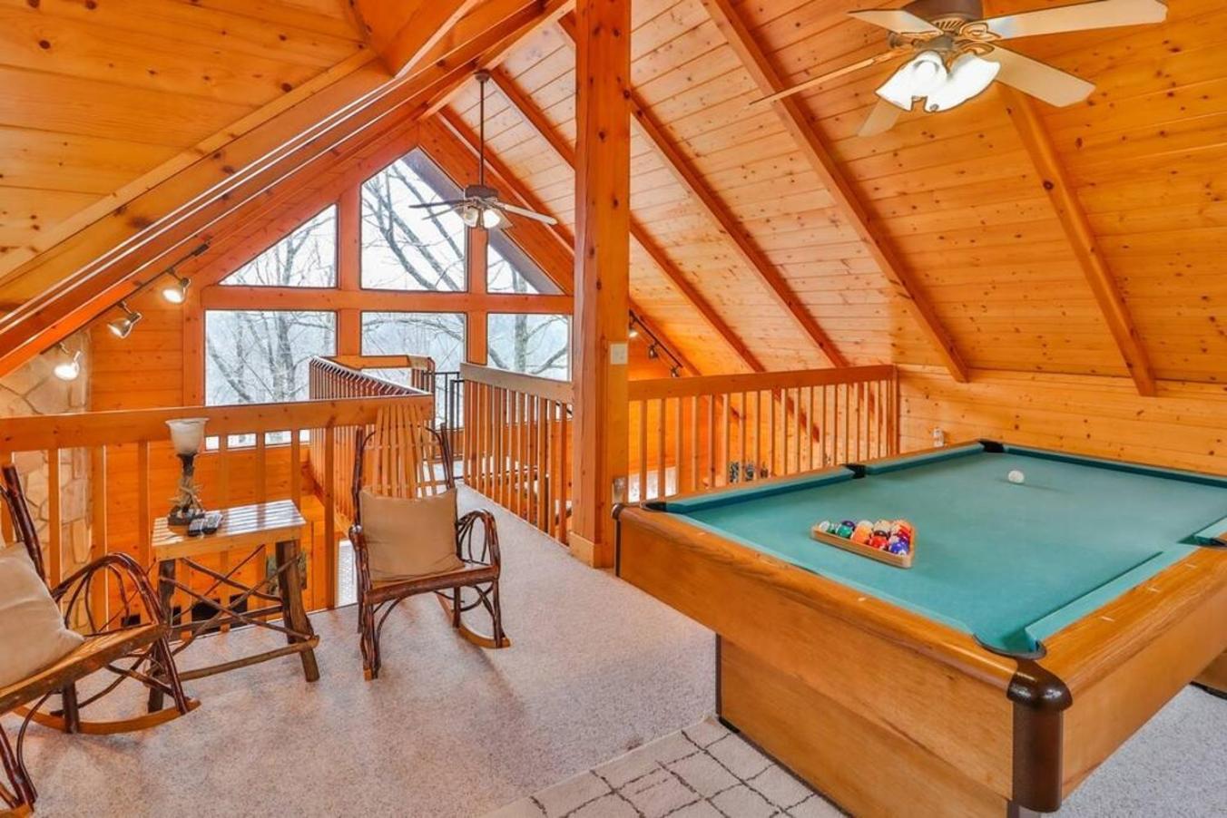 גטלינבורג Romantic, Honeymoon Cabin In The Smokies! מראה חיצוני תמונה