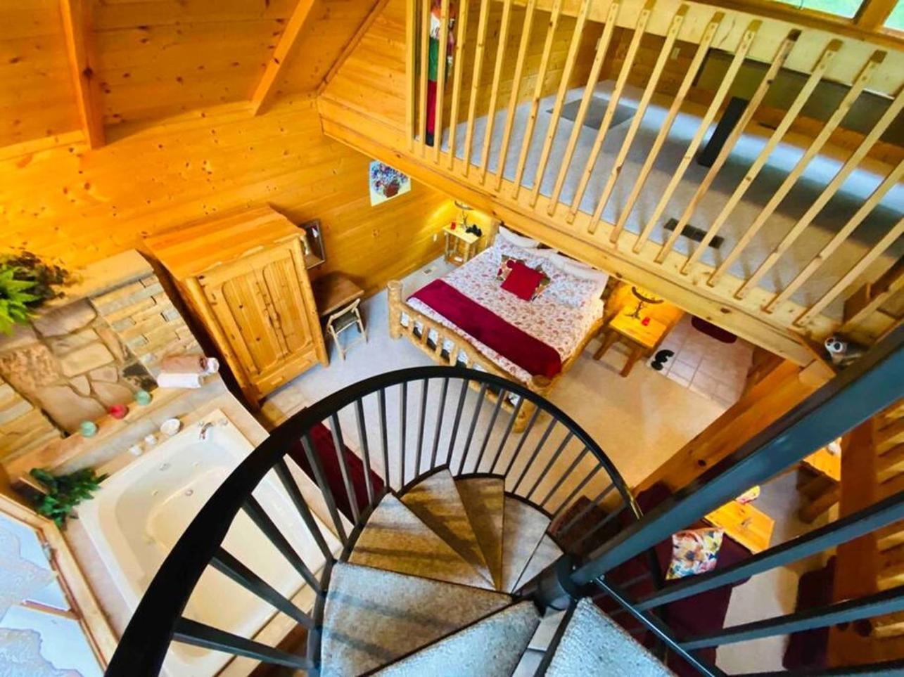 גטלינבורג Romantic, Honeymoon Cabin In The Smokies! מראה חיצוני תמונה