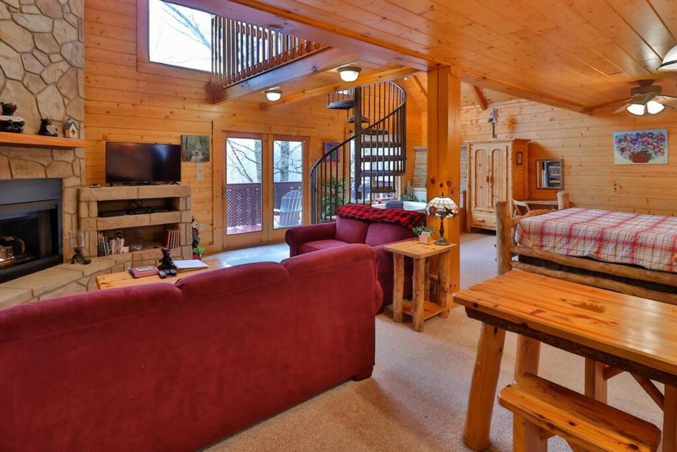 גטלינבורג Romantic, Honeymoon Cabin In The Smokies! מראה חיצוני תמונה