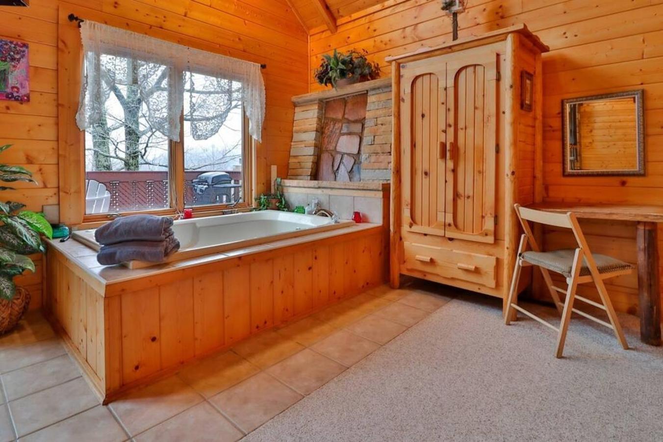 גטלינבורג Romantic, Honeymoon Cabin In The Smokies! מראה חיצוני תמונה